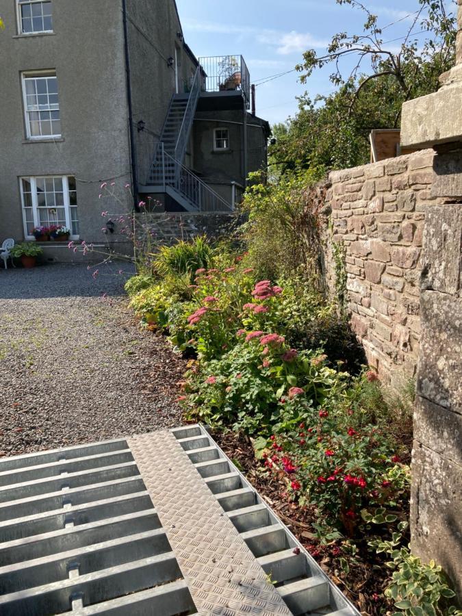 Top Floor At Cantref House Brecon Exterior foto